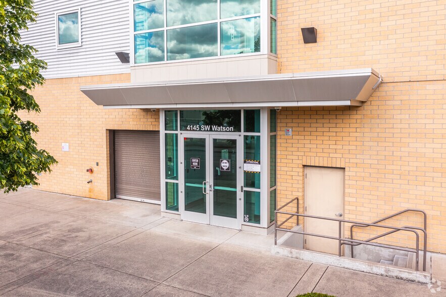 4145 SW Watson Ave, Beaverton, OR à louer - Photo de l’immeuble – Image 3 sur 4