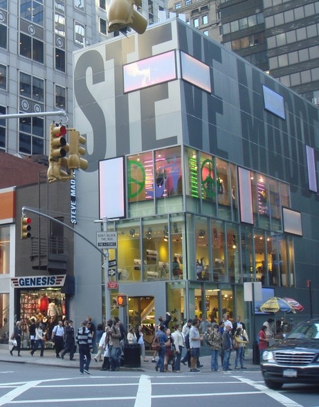 720 Lexington Ave, New York, NY à vendre - Photo principale – Image 1 sur 5