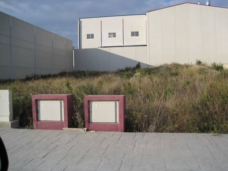 Industriel/Logistique dans Aspe à vendre - Photo de l’immeuble – Image 2 sur 2