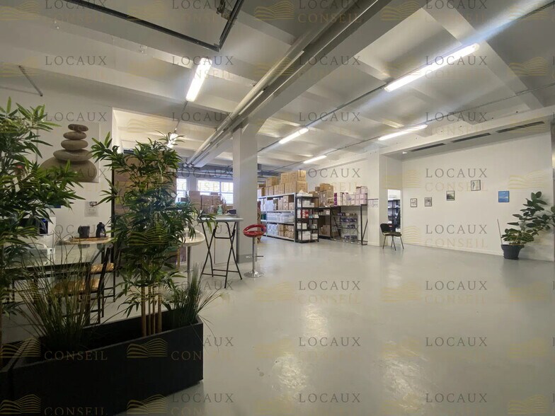 Local d’activités dans Bezons à louer - Photo de l’immeuble – Image 2 sur 15