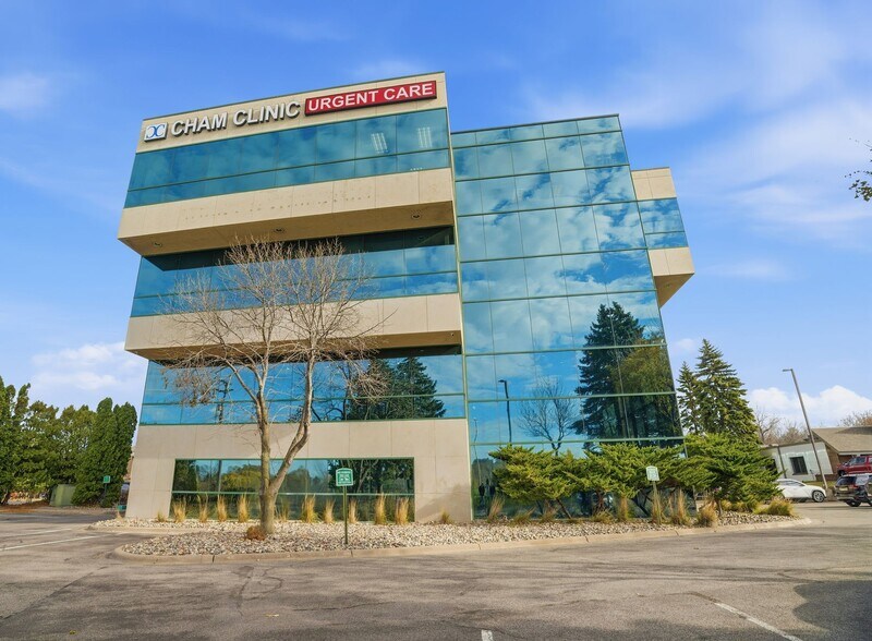 941 Hillwind Rd NE, Minneapolis, MN à vendre - Photo de l’immeuble – Image 2 sur 75