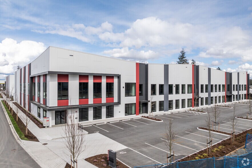 19146 32 Av, Surrey, BC à vendre - Photo principale – Image 1 sur 4