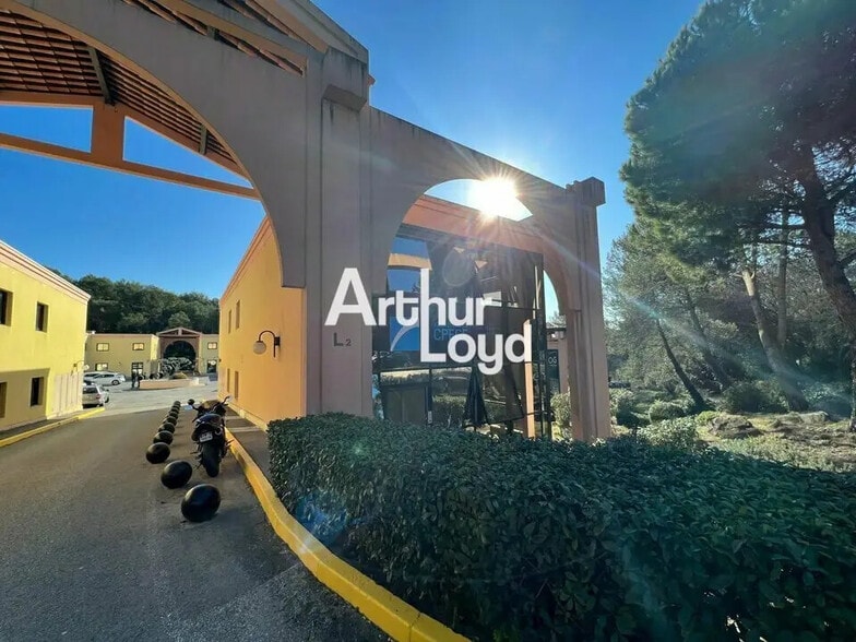 Bureau dans Valbonne à louer - Photo de l’immeuble – Image 2 sur 7