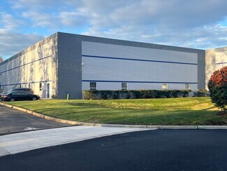 Plus de détails pour 37 Farinella Dr, East Hanover, NJ - Industriel/Logistique à vendre