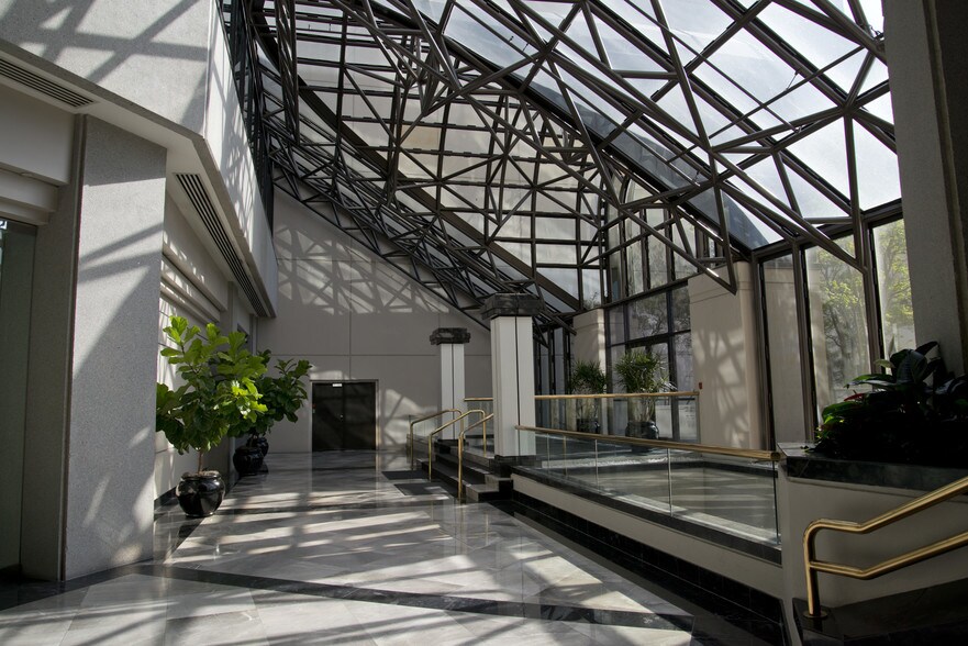 8023 vantage Dr, San Antonio, TX à louer - Hall d’entrée – Image 2 sur 6