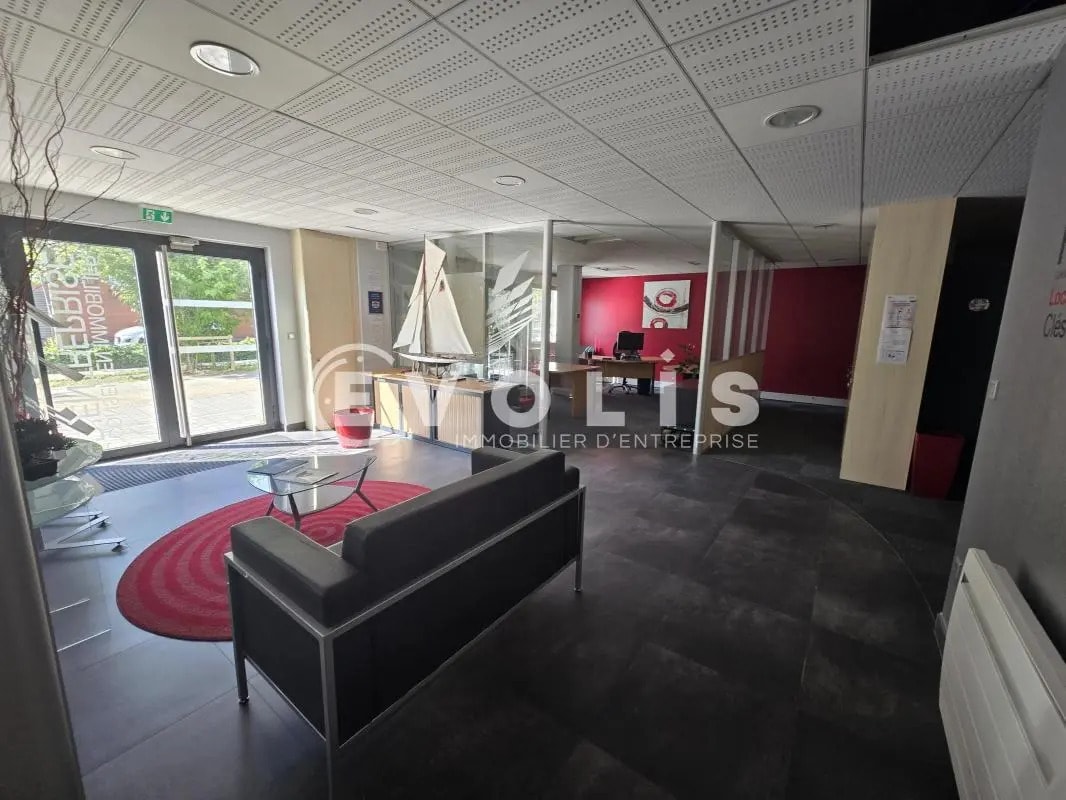 Bureau dans Massy à louer Hall d’entrée– Image 1 sur 10