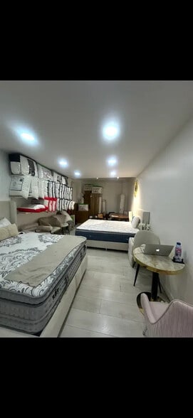 Local commercial dans Paris à louer - Photo de l’immeuble – Image 3 sur 6