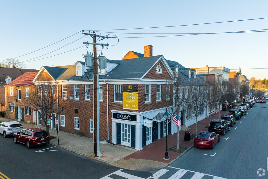 1001 Charles St, Fredericksburg, VA à louer - Photo de l’immeuble – Image 3 sur 6