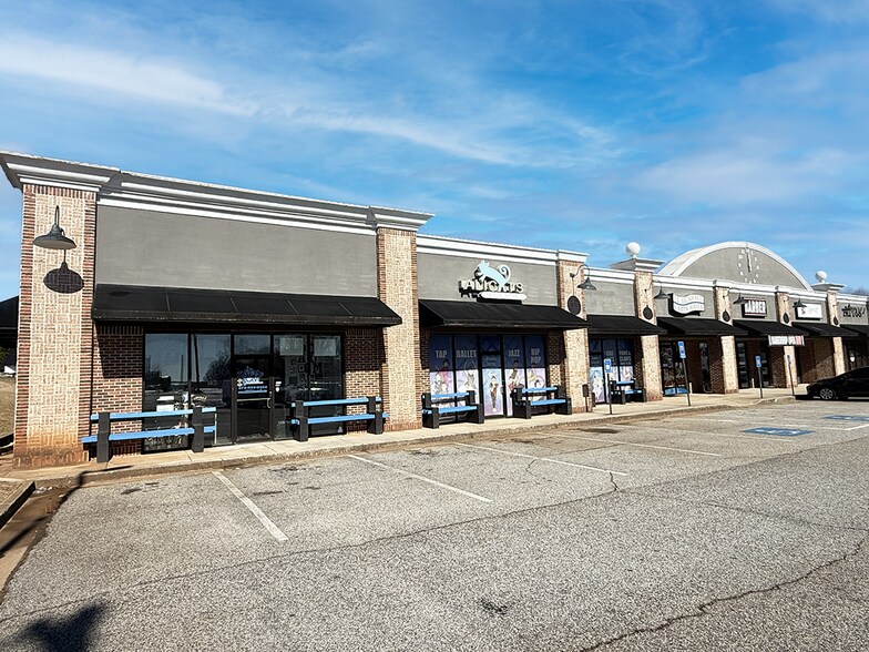 3616 Atlanta Hwy, Flowery Branch, GA à louer - Photo de l’immeuble – Image 3 sur 6