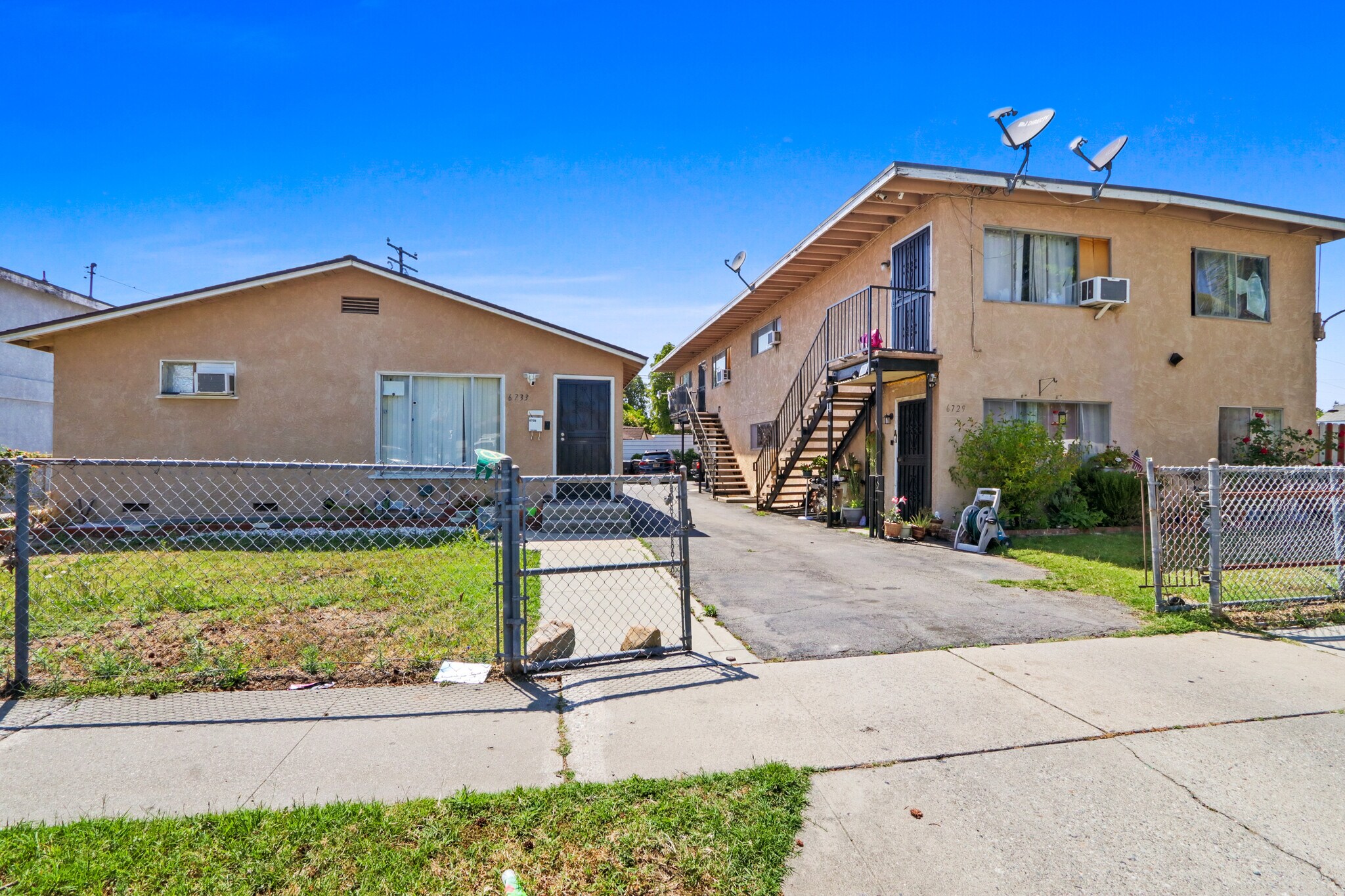6729 Alvina St, Bell Gardens, CA à vendre Photo de l’immeuble– Image 1 sur 12