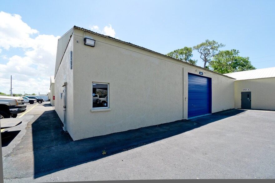 6152 15th St E, Bradenton, FL à louer - Photo de l’immeuble – Image 2 sur 5