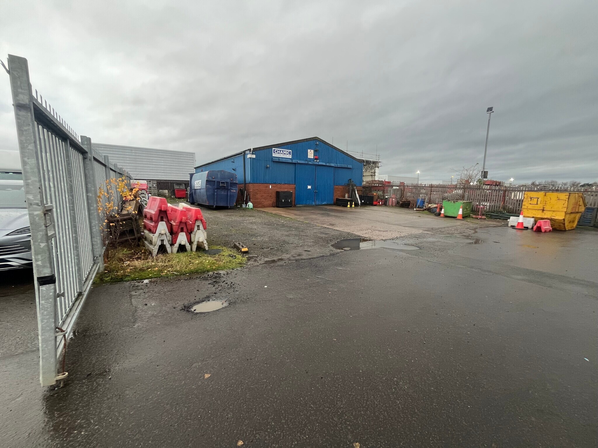 27 Bankhead Dr, Edinburgh à louer Photo de l’immeuble– Image 1 sur 4