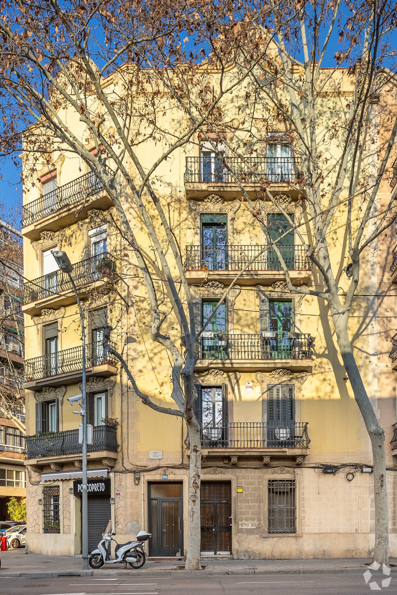Local commercial dans Barcelone, Barcelona à louer Photo principale– Image 1 sur 2