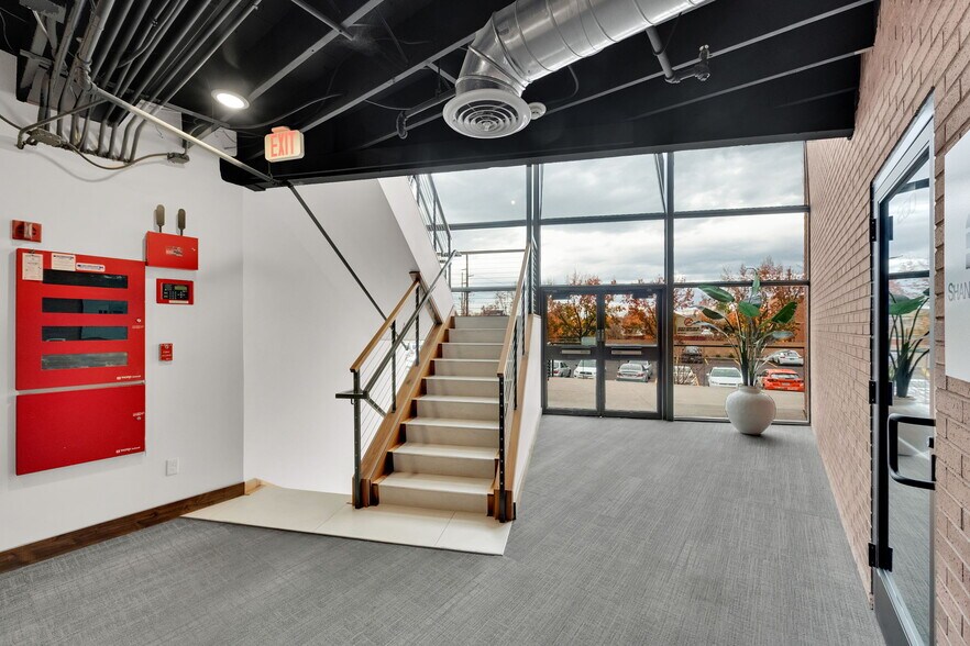 5965 S 900 E, Salt Lake City, UT à louer - Photo de l’immeuble – Image 3 sur 10