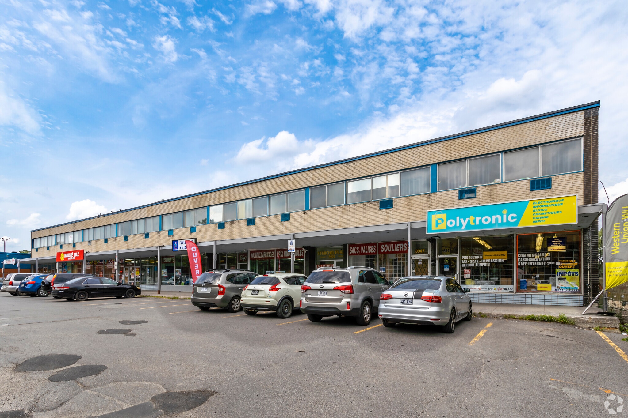 8945-8971 Boul Saint-Michel, Montréal, QC à louer Photo principale– Image 1 sur 3