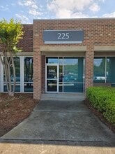 960 North Point Pky, Alpharetta, GA à louer Photo de l’immeuble– Image 2 sur 11