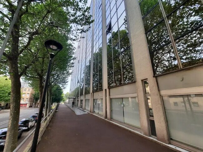 Plus de détails pour Bureau à louer