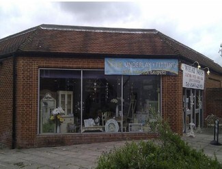 Plus de détails pour High St, Godalming - Local commercial à louer