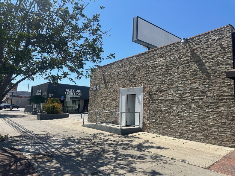 10913 Venice Blvd, Los Angeles, CA à louer - Photo de l’immeuble – Image 2 sur 11