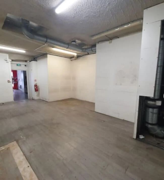 Plus de détails pour Local commercial à louer