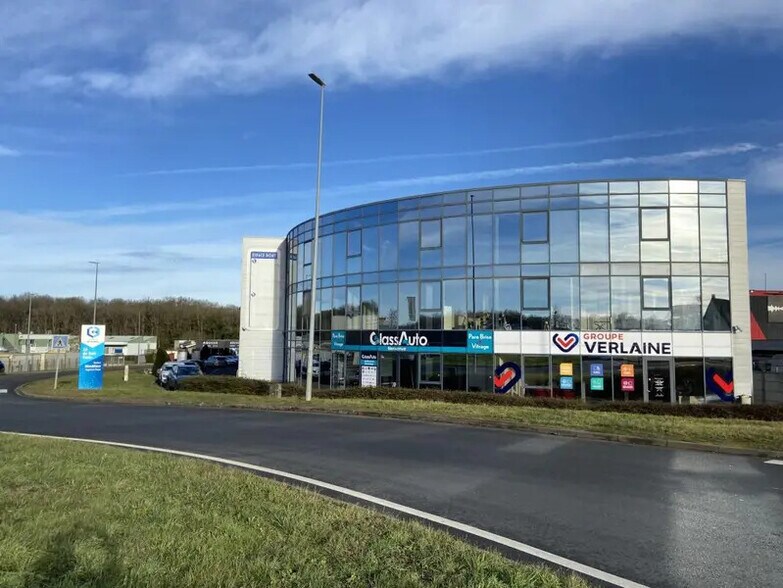 Local commercial dans Nogent-le-Phaye à louer - Photo de l’immeuble – Image 1 sur 14