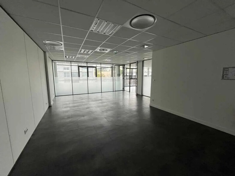 32 Rue Victor Lagrange, Lyon à louer - Photo de l’immeuble – Image 2 sur 16