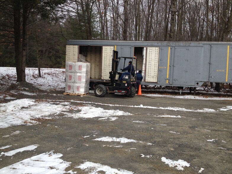 43 Whately Rd, South Deerfield, MA à louer - Photo de l’immeuble – Image 2 sur 2
