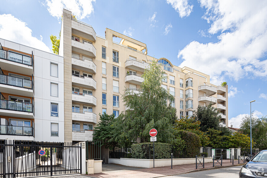 21-23 Rue Aristide Briand, Vanves à louer - Photo principale – Image 1 sur 2