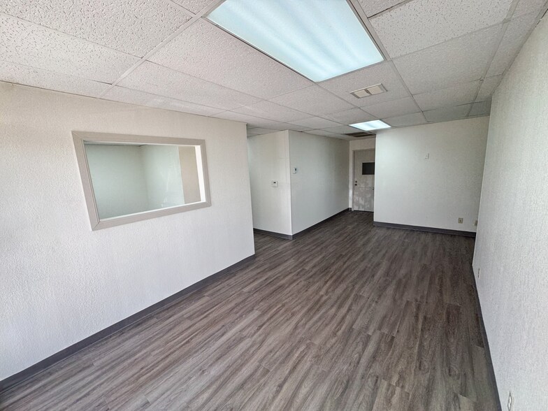 5810 Rittiman Plz, San Antonio, TX à louer - Photo de l’immeuble – Image 3 sur 17