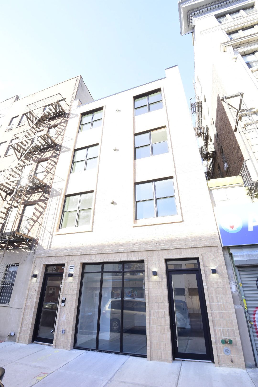 97 Seigel St, Brooklyn, NY à vendre Photo de l’immeuble– Image 1 sur 2