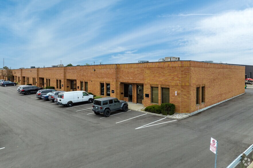 6315 Shawson Dr, Mississauga, ON à vendre - Photo de l’immeuble – Image 2 sur 4