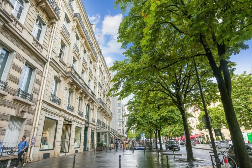 47 Avenue George V, Paris à louer - Photo de l’immeuble – Image 2 sur 14
