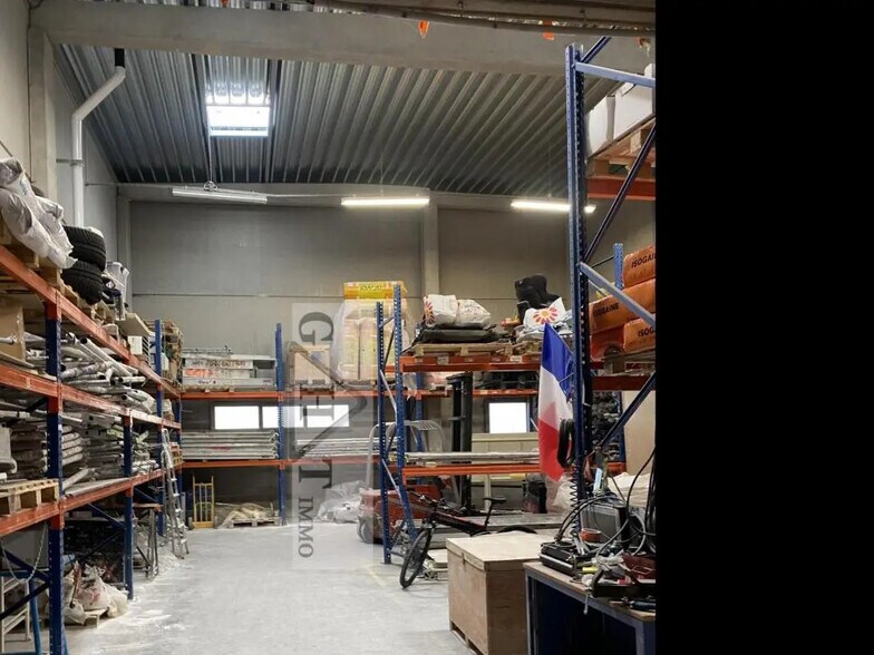 Industriel/Logistique dans Bussy-Saint-Georges à vendre - Photo de l’immeuble – Image 3 sur 4