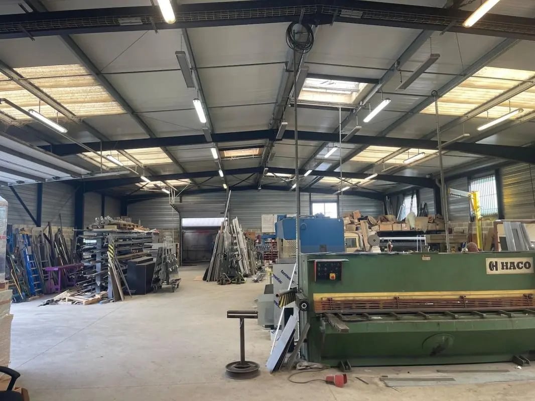 Local d'activités dans Valliquerville à vendre Photo de l’immeuble– Image 1 sur 4