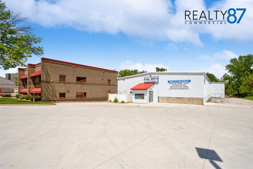 850 Twixt Town Rd NE, Marion, IA à louer Photo de l’immeuble– Image 1 sur 28