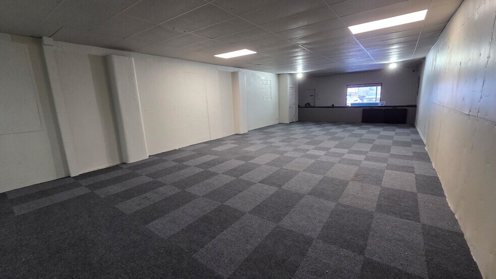 740 W Broadway St, Idaho Falls, ID à louer - Photo de l’immeuble – Image 2 sur 12