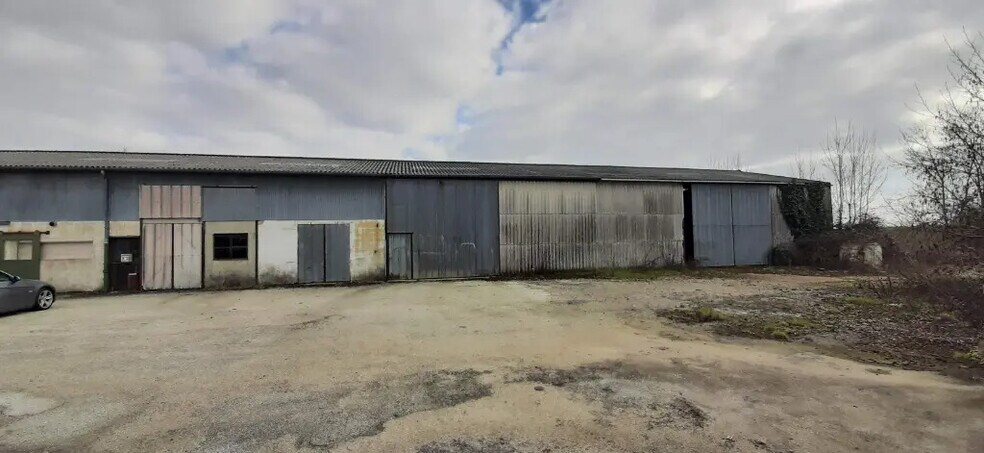 Industriel/Logistique dans Alençon à vendre - Photo de l’immeuble – Image 2 sur 12