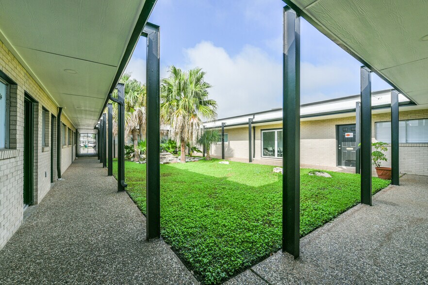 1022-1024 Pasadena Blvd, Pasadena, TX à louer - Photo de l’immeuble – Image 1 sur 43