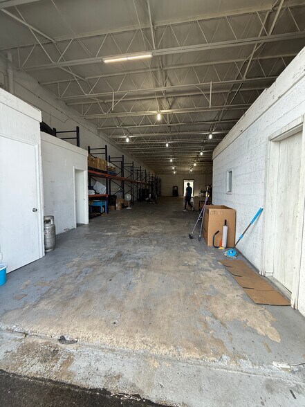 220 W 24th St, Hialeah, FL à louer - Photo intérieure – Image 3 sur 10