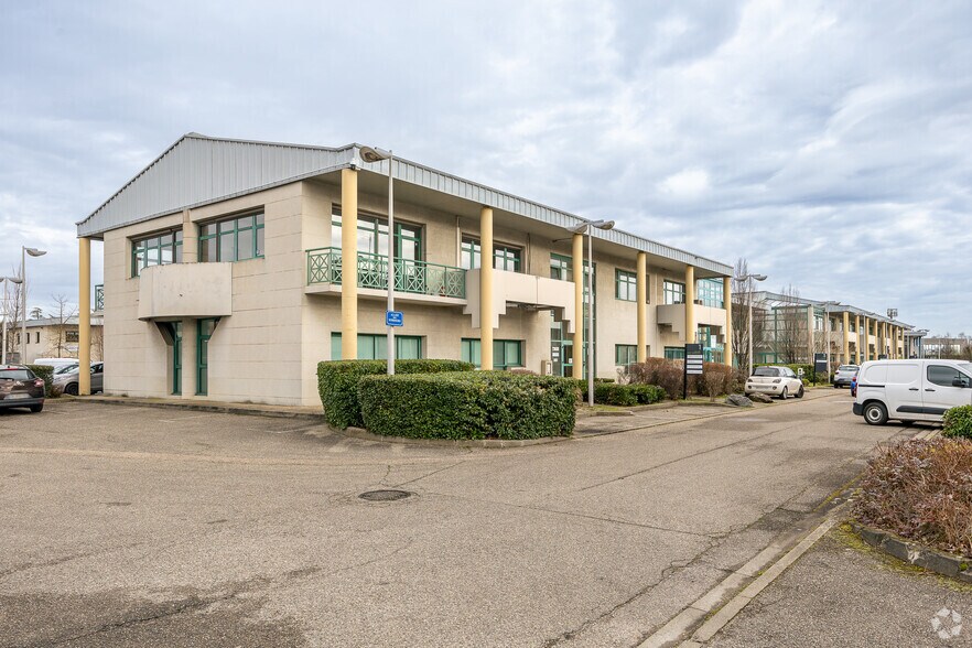 Bureau dans Bron à vendre - Photo de l’immeuble – Image 3 sur 4
