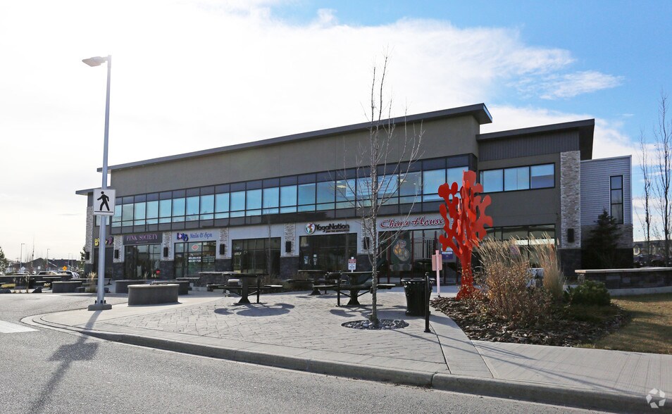 3 Clearview Market Way, Red Deer, AB à louer - Photo principale – Image 3 sur 13