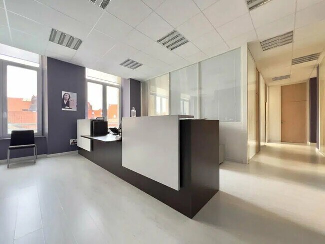 Plus de détails pour Bureau à vendre