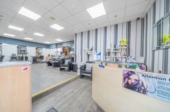 18-18A The Square, Retford à louer Photo intérieure– Image 2 sur 3