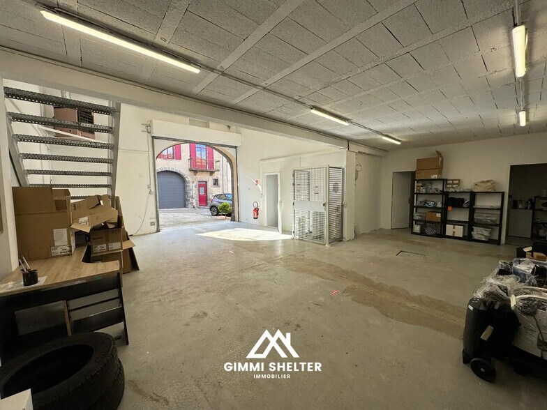 Industriel/Logistique dans Aubière à vendre - Photo de l’immeuble – Image 1 sur 8