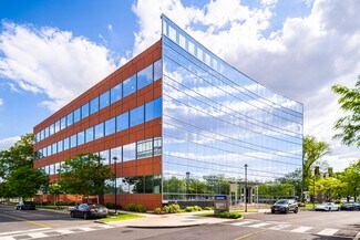 Plus de détails pour 1 Crescent Dr, Philadelphia, PA - Bureau, Bureau/Médical à louer