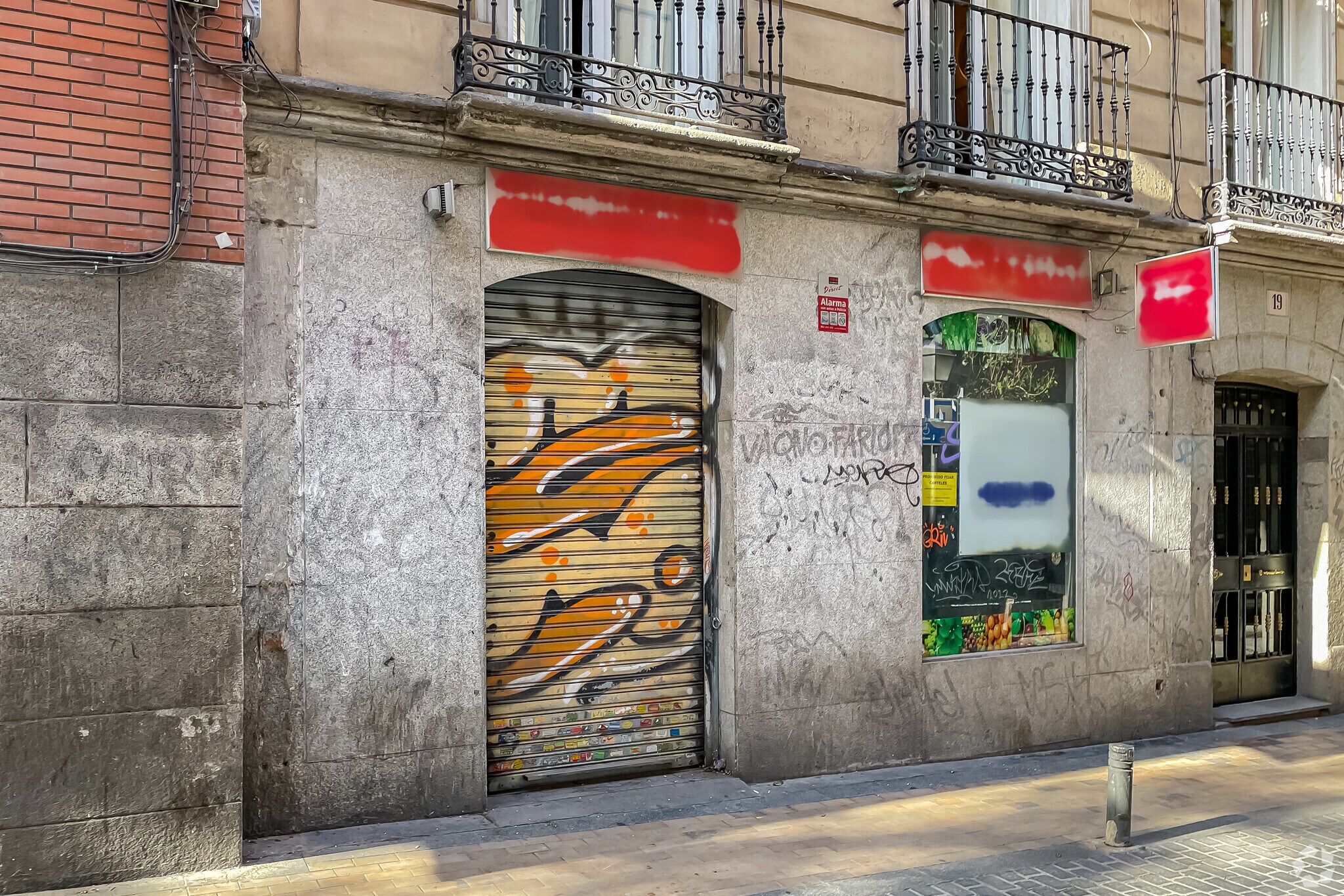 Immeuble residentiel dans Madrid, Madrid à vendre Photo intérieure– Image 1 sur 2