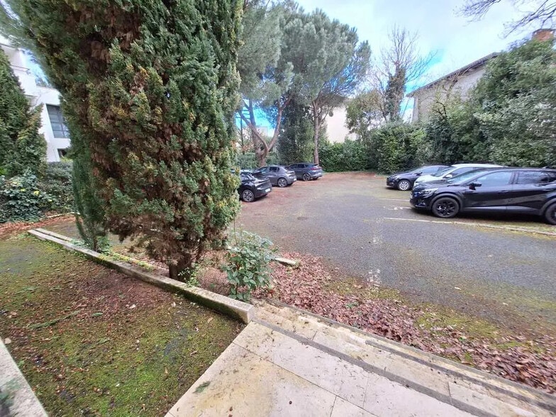 Bureau dans Bordeaux à vendre - Photo de l’immeuble – Image 3 sur 15