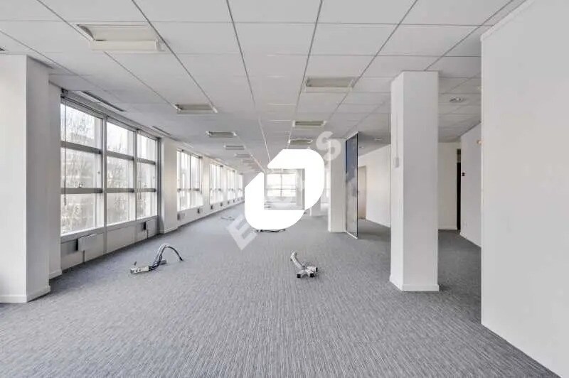 Local commercial dans Saint-Denis à louer - Photo intérieure – Image 2 sur 11