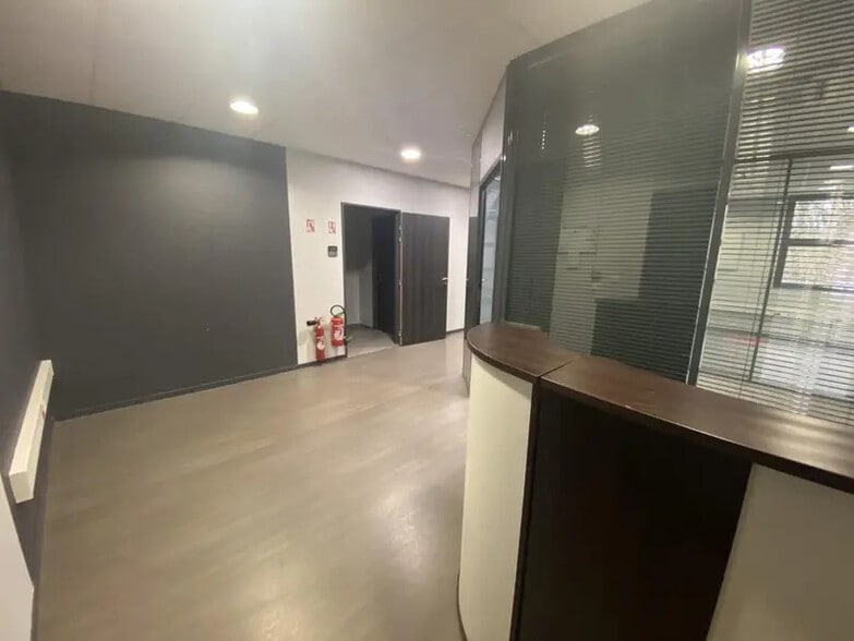 Bureau dans Le Coudray à louer - Photo de l’immeuble – Image 3 sur 15