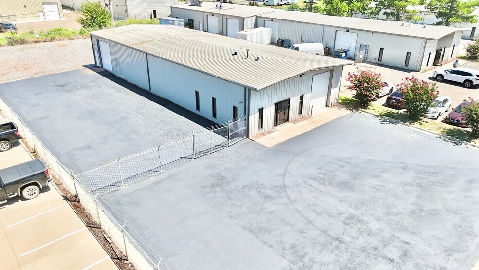 2700 S Purdue Ave, Oklahoma City, OK à louer - Photo principale – Image 1 sur 10
